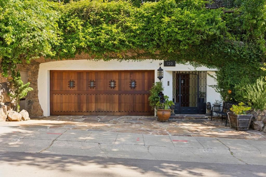 Image 2 of property listing at 120 Gramercy Drive, San Mateo, CA 94402