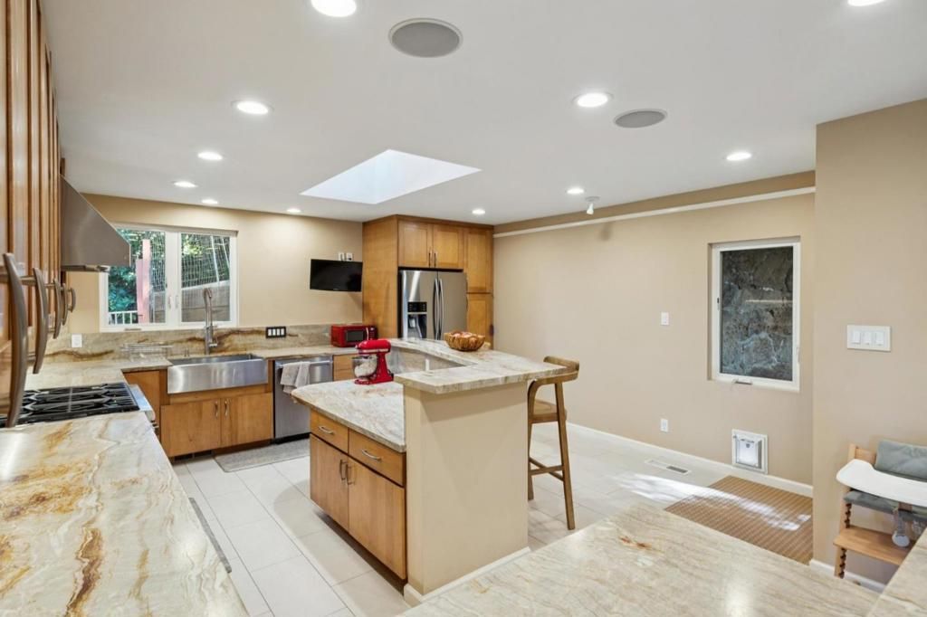 Image 23 of property listing at 120 Gramercy Drive, San Mateo, CA 94402
