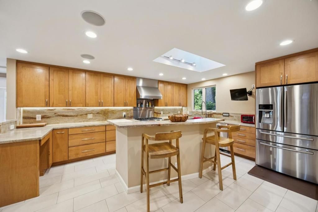 Image 24 of property listing at 120 Gramercy Drive, San Mateo, CA 94402