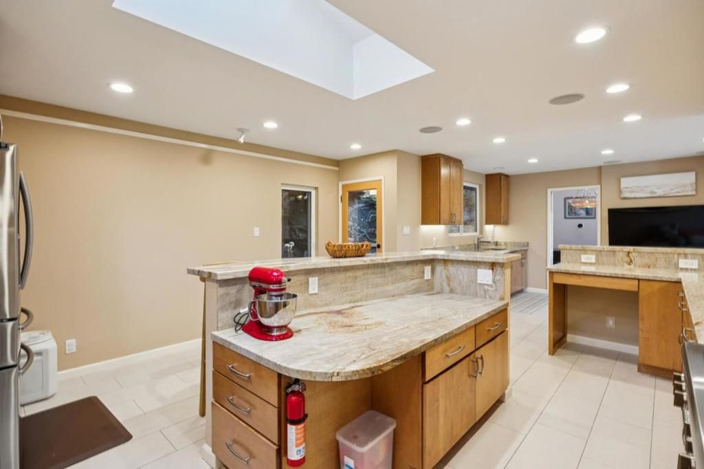 Image 26 of property listing at 120 Gramercy Drive, San Mateo, CA 94402