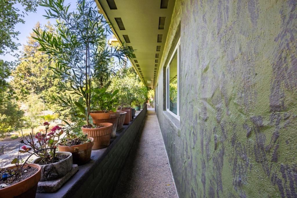 Image 94 of property listing at 120 Gramercy Drive, San Mateo, CA 94402
