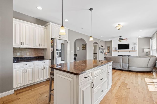 11126 N 1000 W, Demotte, IN 46310