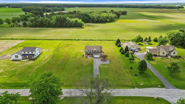 11126 N 1000 W, Demotte, IN 46310