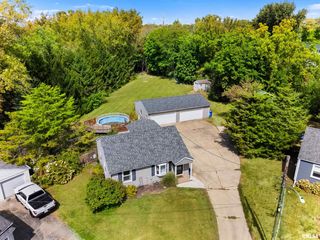 4935 N GLENAIRE Court, Peoria Heights, IL 61616