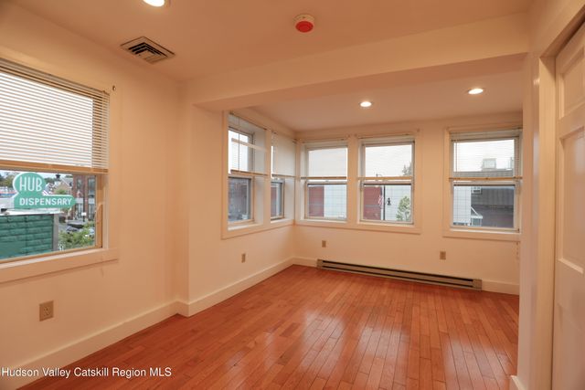 730 Broadway 2, Kingston, NY 12401
