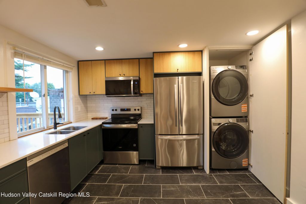 730 Broadway 2, Kingston, NY 12401