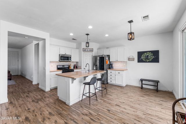 42942 Yaffa Street, Lancaster, CA 93535