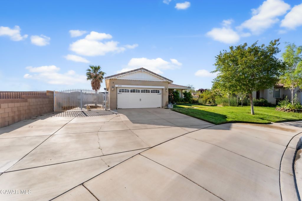 42942 Yaffa Street, Lancaster, CA 93535