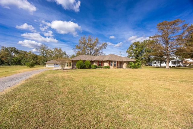 852 Lefort Bypass Road, Thibodaux, LA 70301
