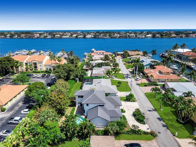 150 Lucina Drive, Hypoluxo, FL 33462
