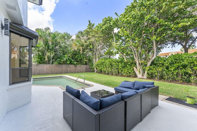 150 Lucina Drive, Hypoluxo, FL 33462