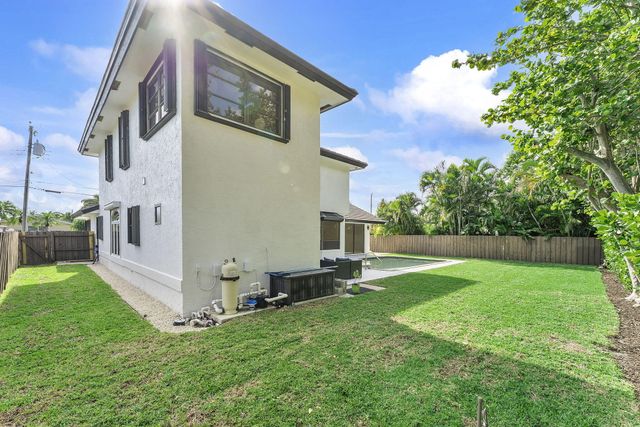 150 Lucina Drive, Hypoluxo, FL 33462