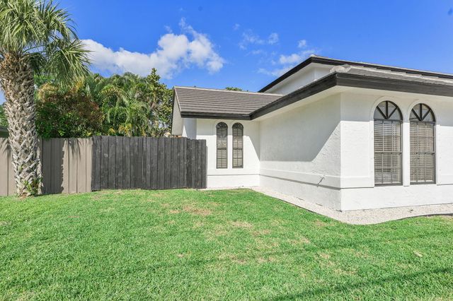 150 Lucina Drive, Hypoluxo, FL 33462