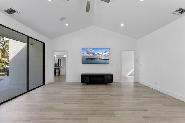 150 Lucina Drive, Hypoluxo, FL 33462