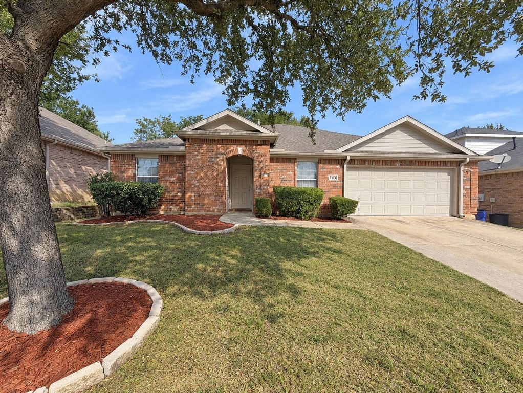 1314 Maple Terrace Drive, Mansfield, TX 76063 — exterior