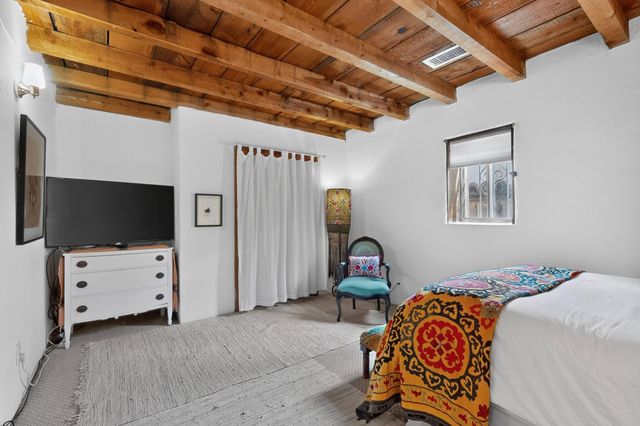 1730 Griegos Road NW, Albuquerque, NM 87107