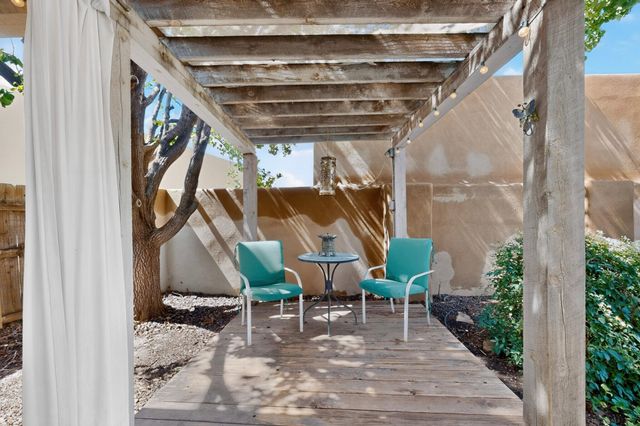 1730 Griegos Road NW, Albuquerque, NM 87107