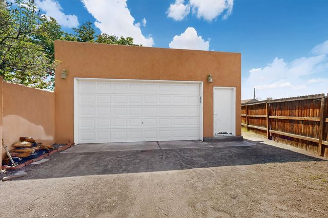 1730 Griegos Road NW, Albuquerque, NM 87107