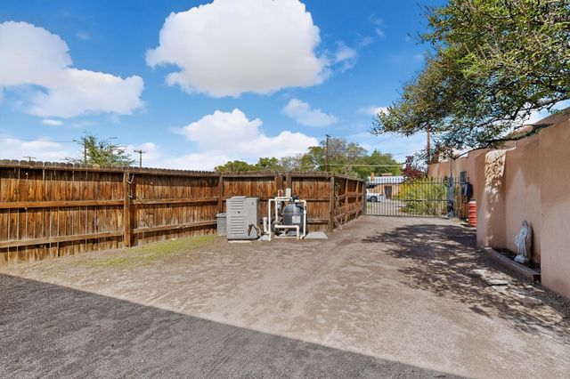 1730 Griegos Road NW, Albuquerque, NM 87107