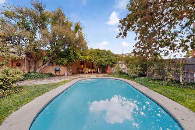 1730 Griegos Road NW, Albuquerque, NM 87107
