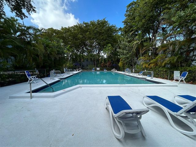 7900 SW 55th Ave 87D, Miami, FL 33143