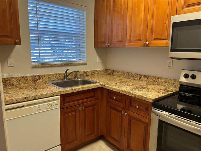 7900 SW 55th Ave 87D, Miami, FL 33143