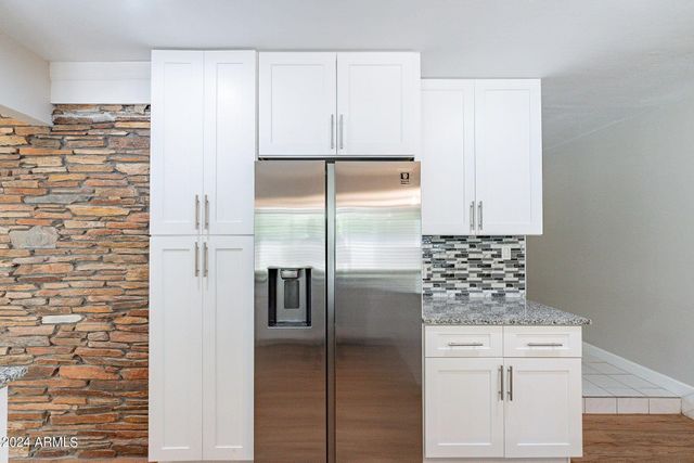 110 W Seldon Lane, Phoenix, AZ 85021