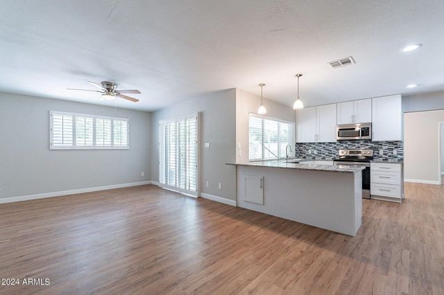 110 W Seldon Lane, Phoenix, AZ 85021