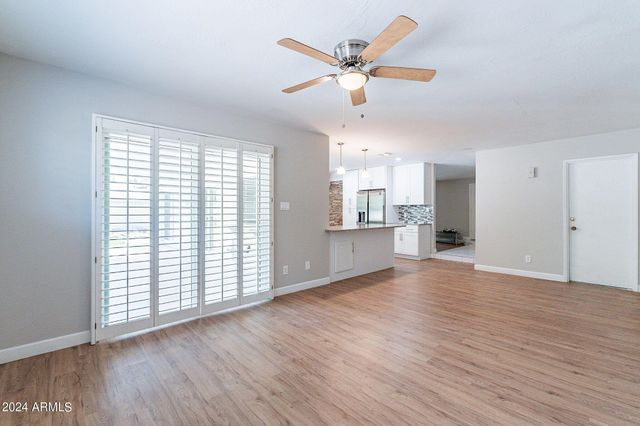 110 W Seldon Lane, Phoenix, AZ 85021
