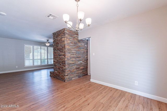 110 W Seldon Lane, Phoenix, AZ 85021