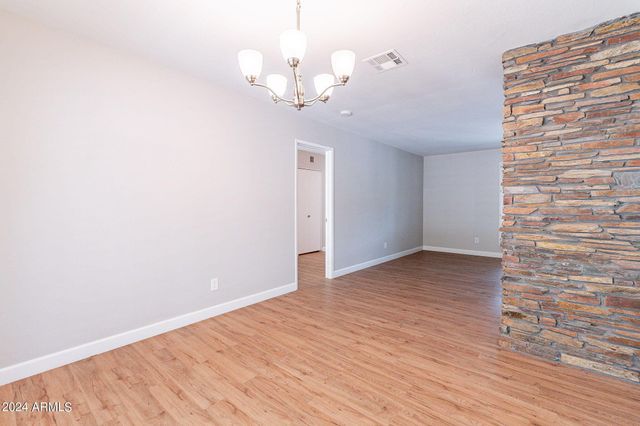 110 W Seldon Lane, Phoenix, AZ 85021