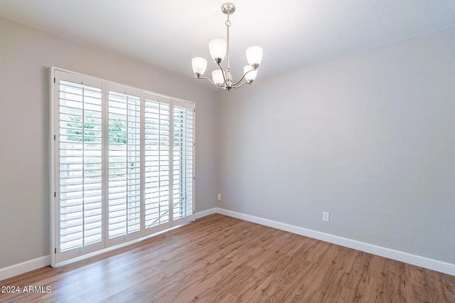 110 W Seldon Lane, Phoenix, AZ 85021