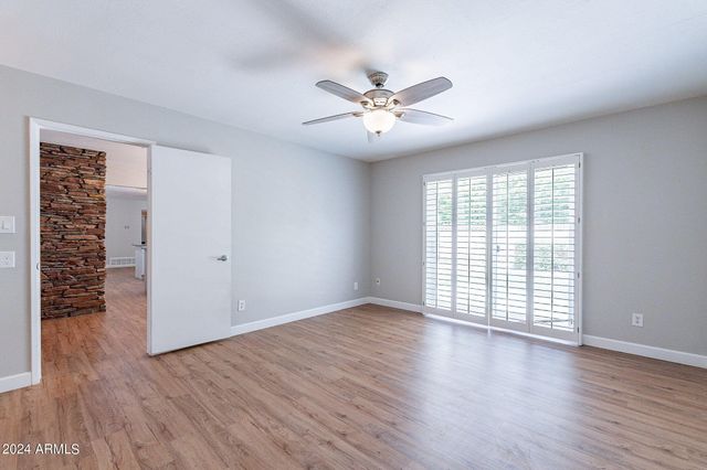 110 W Seldon Lane, Phoenix, AZ 85021