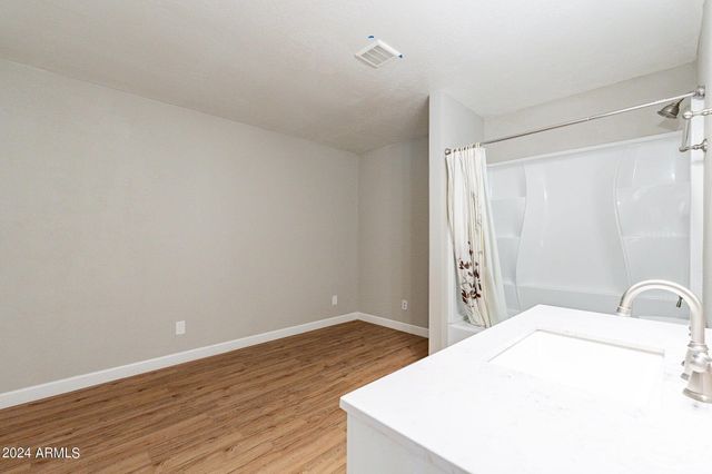 110 W Seldon Lane, Phoenix, AZ 85021