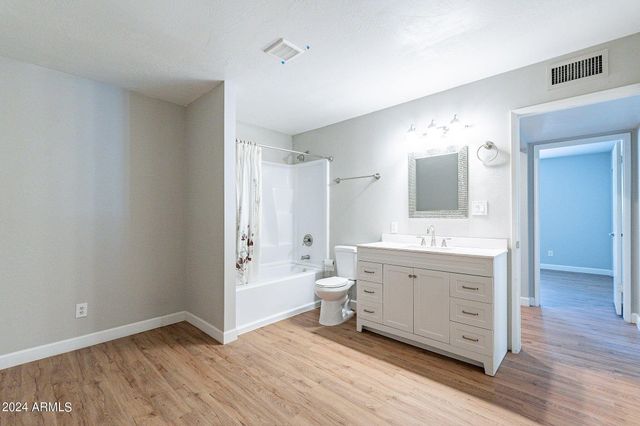 110 W Seldon Lane, Phoenix, AZ 85021
