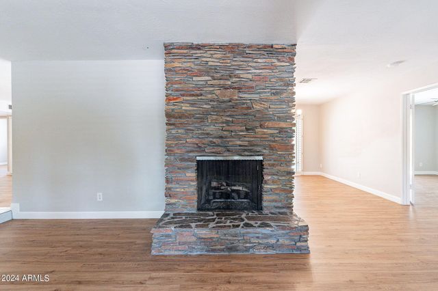 110 W Seldon Lane, Phoenix, AZ 85021
