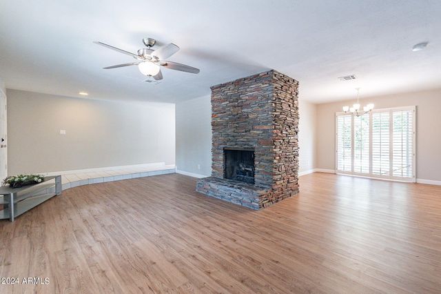 110 W Seldon Lane, Phoenix, AZ 85021