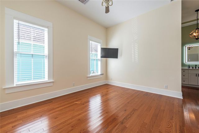 3802 Avenue Q Avenue, Galveston, TX 77550