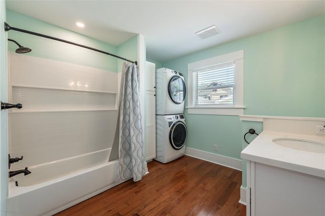 3802 Avenue Q Avenue, Galveston, TX 77550