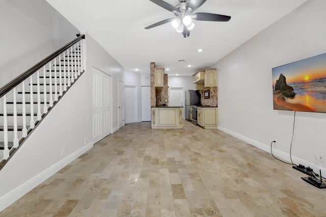 6306 Crescent Lake Way, Greenacres, FL 33463