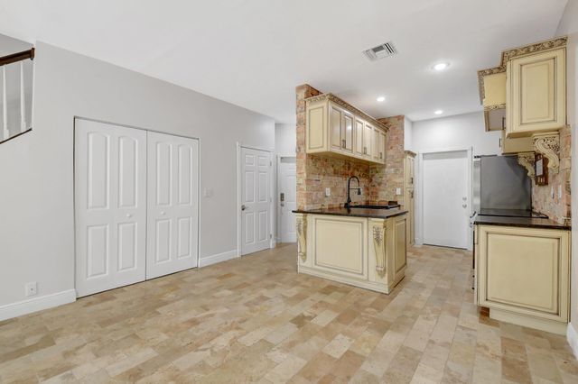 6306 Crescent Lake Way, Greenacres, FL 33463