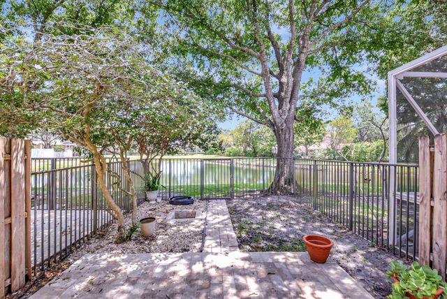 6306 Crescent Lake Way, Greenacres, FL 33463