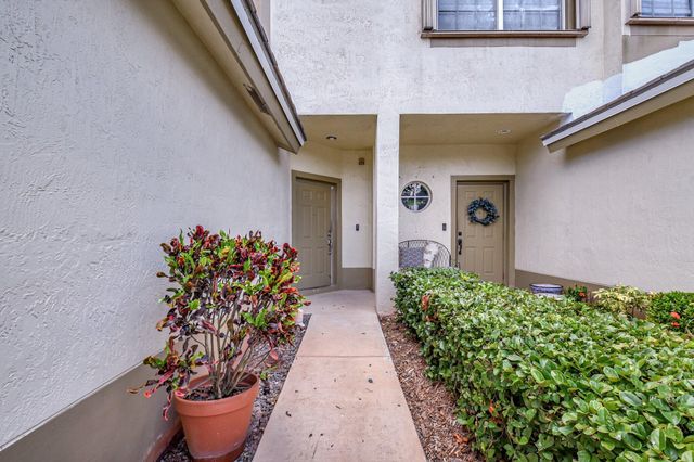 6306 Crescent Lake Way, Greenacres, FL 33463
