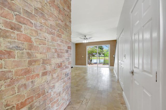 6306 Crescent Lake Way, Greenacres, FL 33463