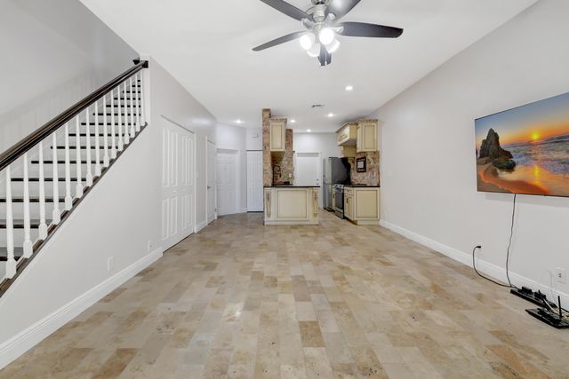 6306 Crescent Lake Way, Greenacres, FL 33463
