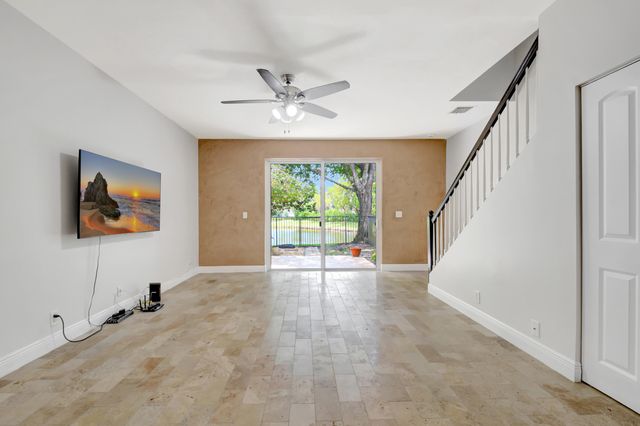 6306 Crescent Lake Way, Greenacres, FL 33463