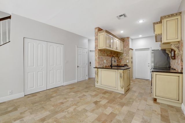 6306 Crescent Lake Way, Greenacres, FL 33463