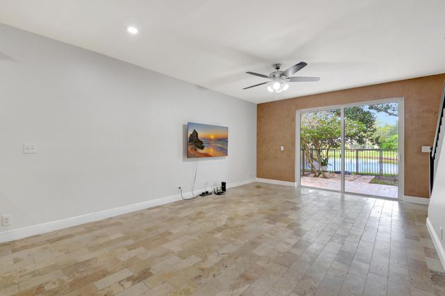 6306 Crescent Lake Way, Greenacres, FL 33463