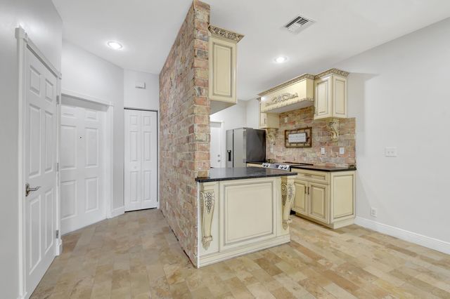 6306 Crescent Lake Way, Greenacres, FL 33463