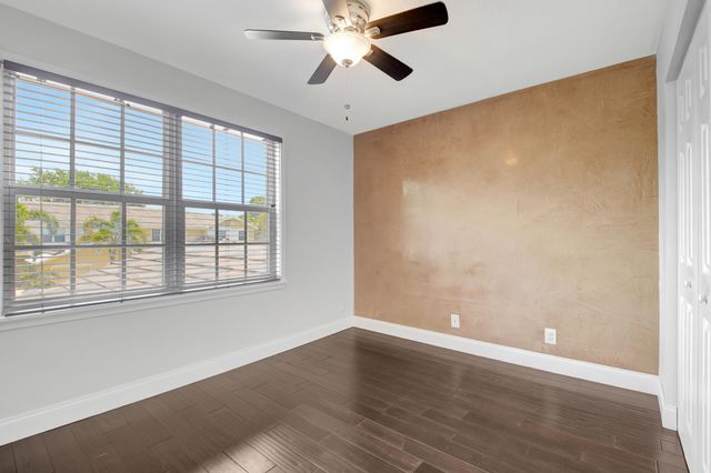 6306 Crescent Lake Way, Greenacres, FL 33463